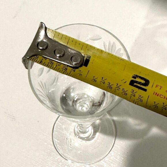 🩷3/$15🩷 Set of 4 Vintage Cordials - 1940's Etched with Flowers and Leaves - Picture 4 of 8